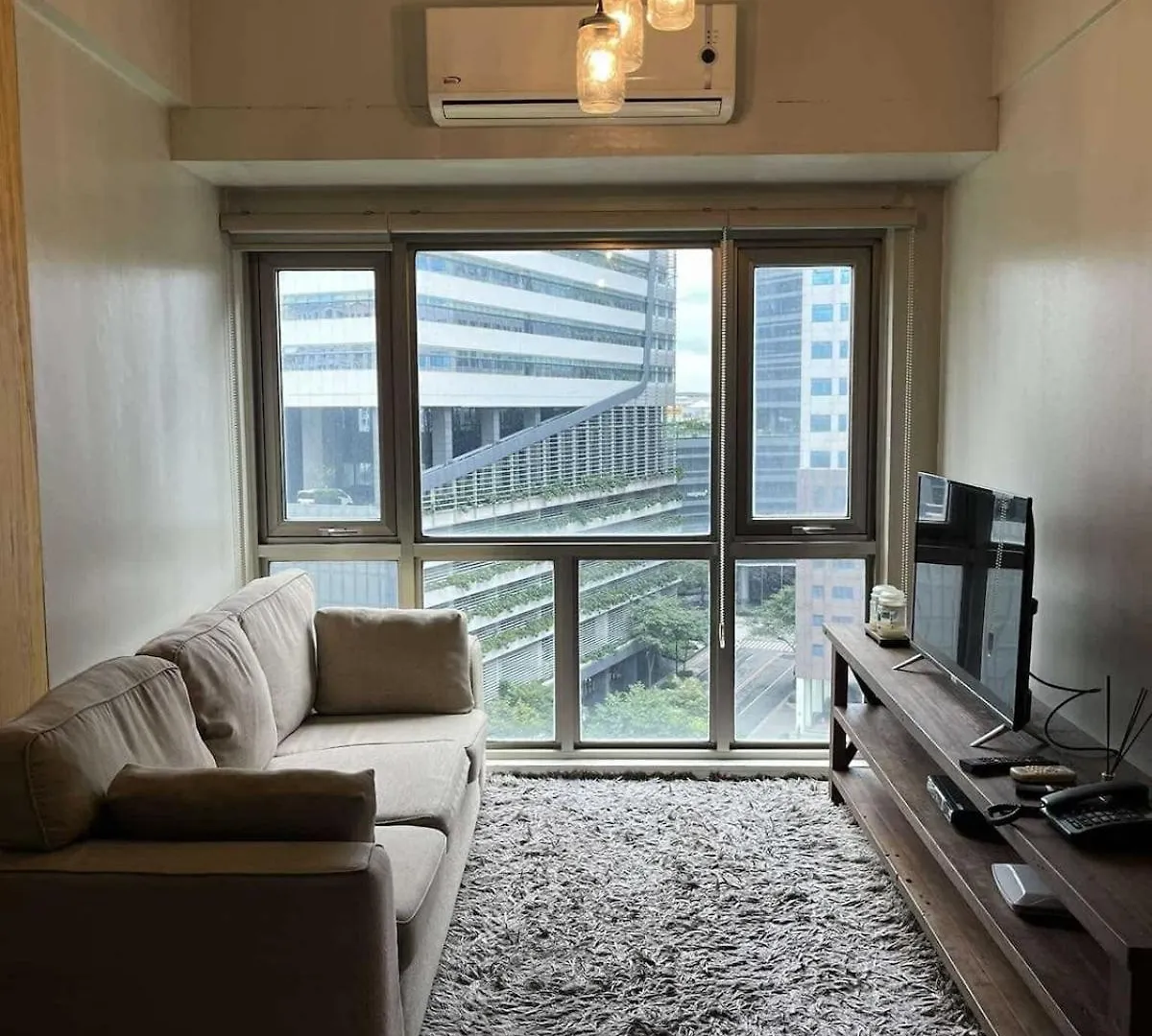 Apartament Cozy Unit In Forbeswood Parklane Bgc Manila